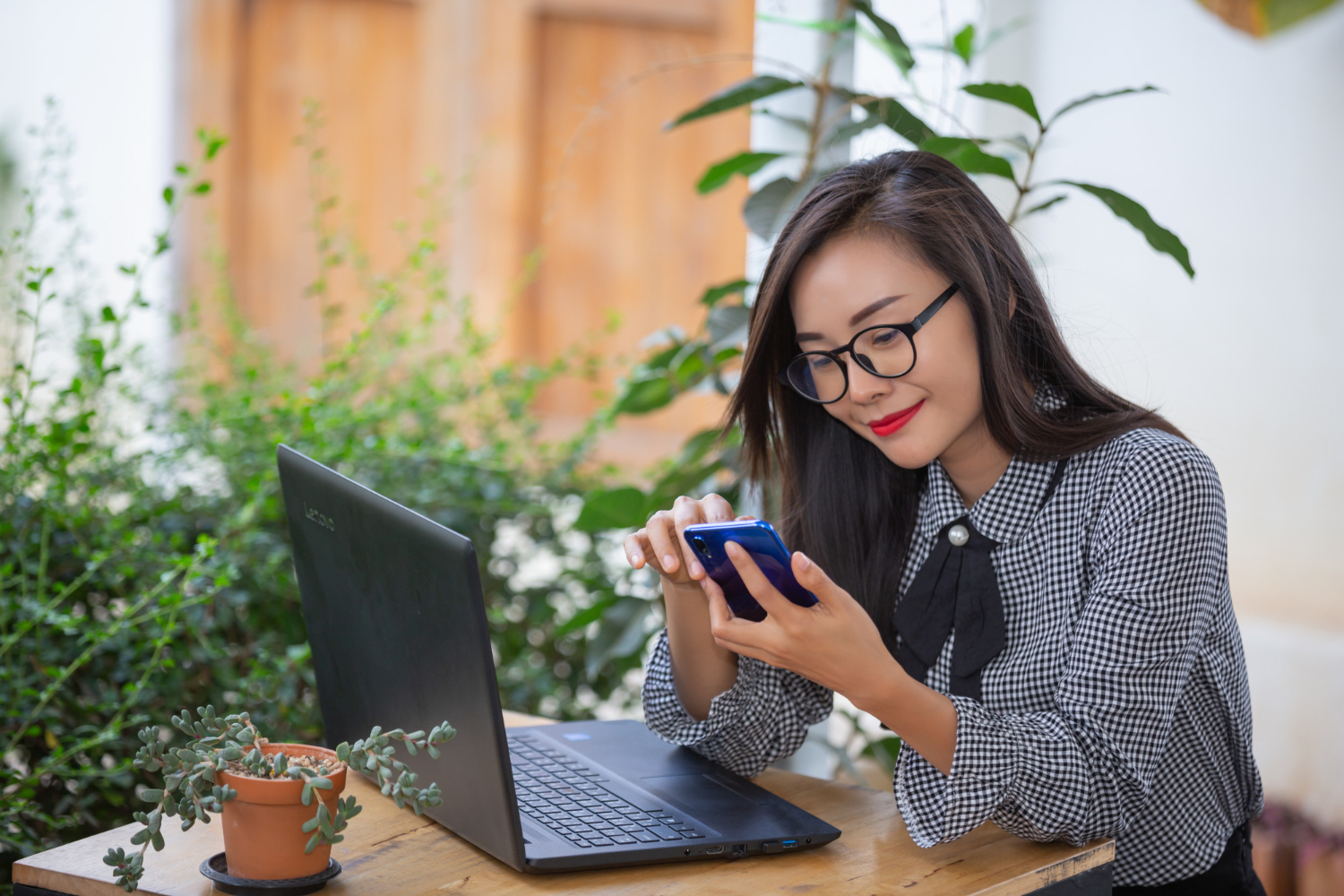 Woman using FedNow for her daily transactions.