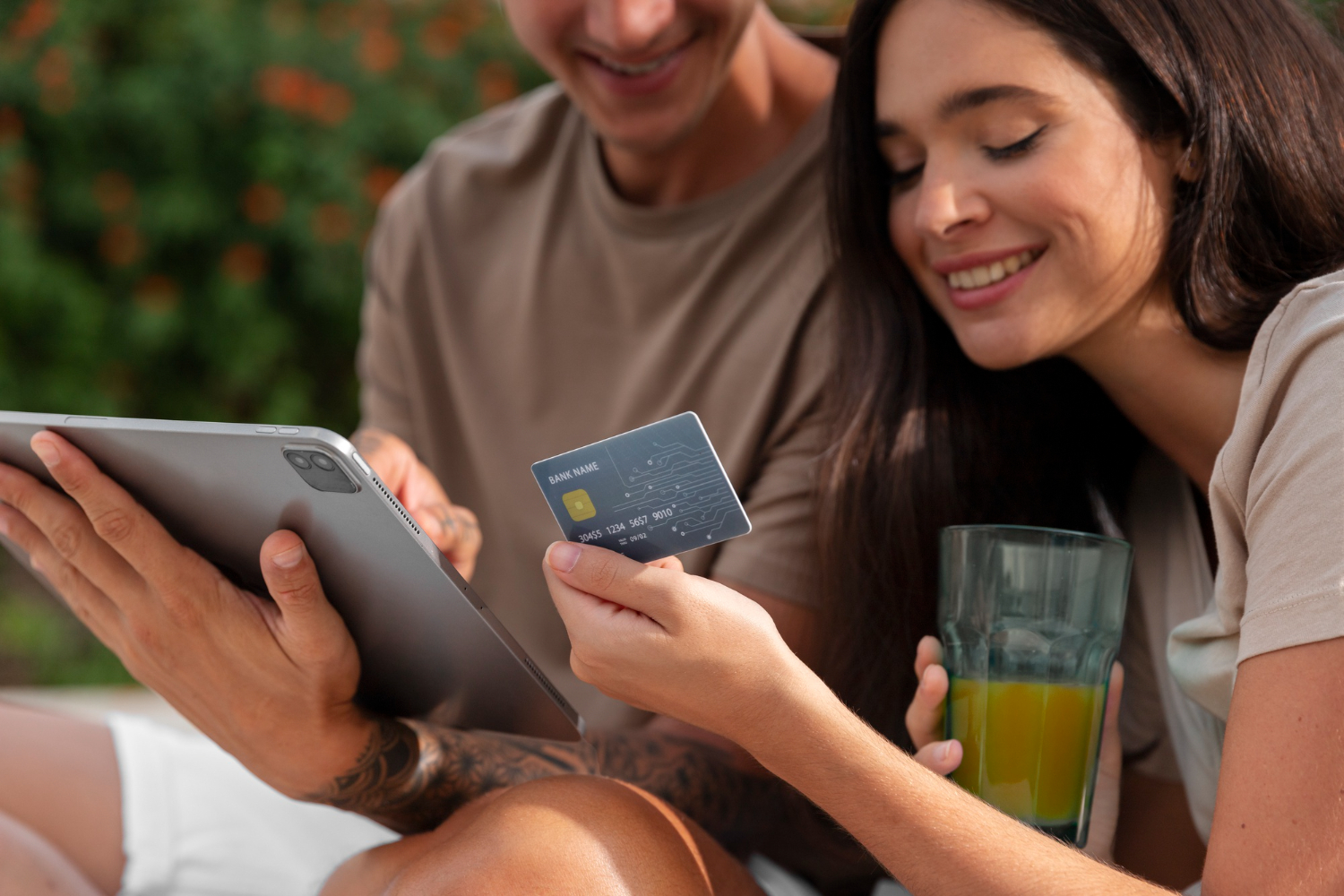 A couple using the Amazon Prime Visa credit card.