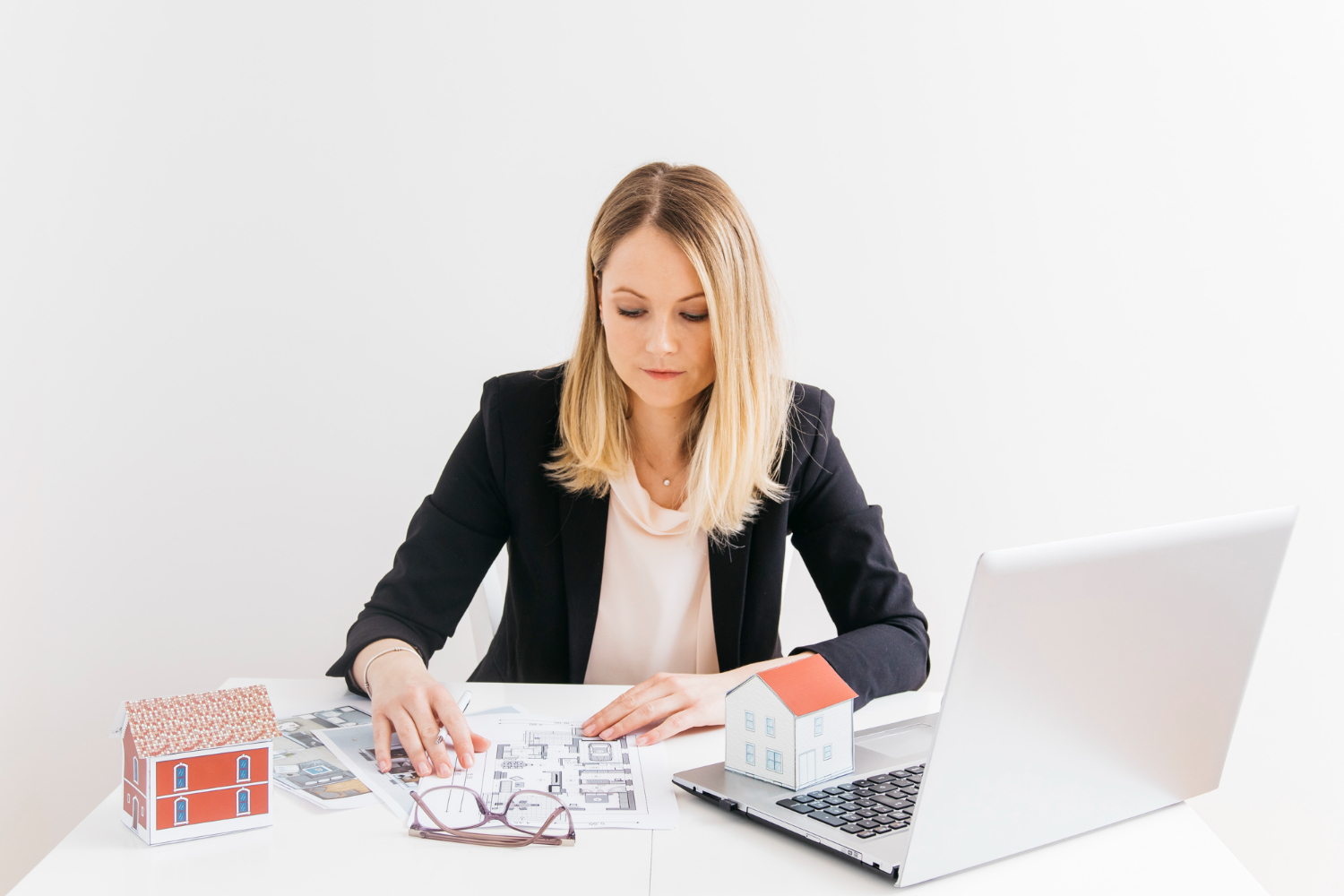 Woman trying to get a Pre-Approval for a mortgage.