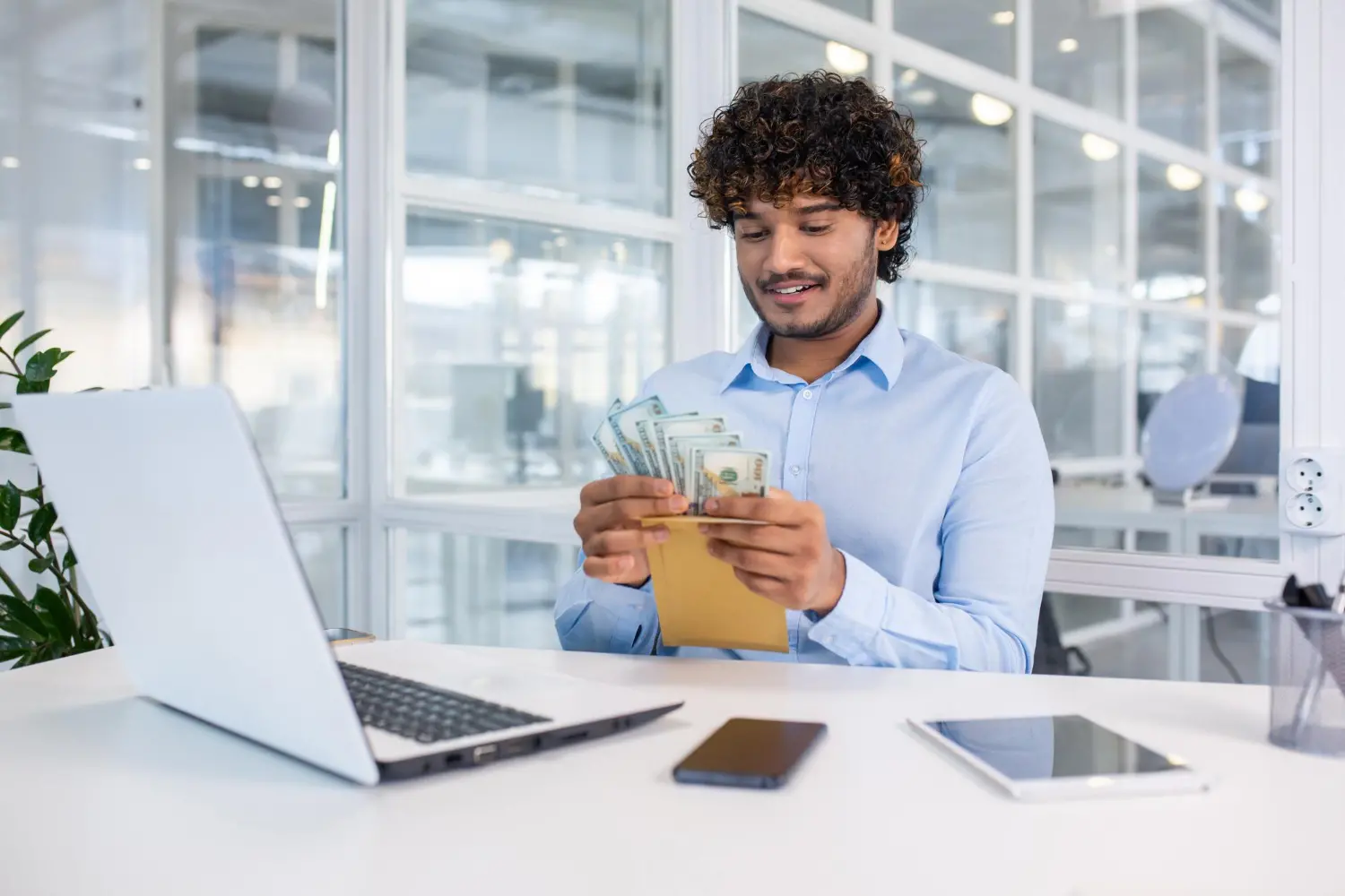 A man getting Payday loans.