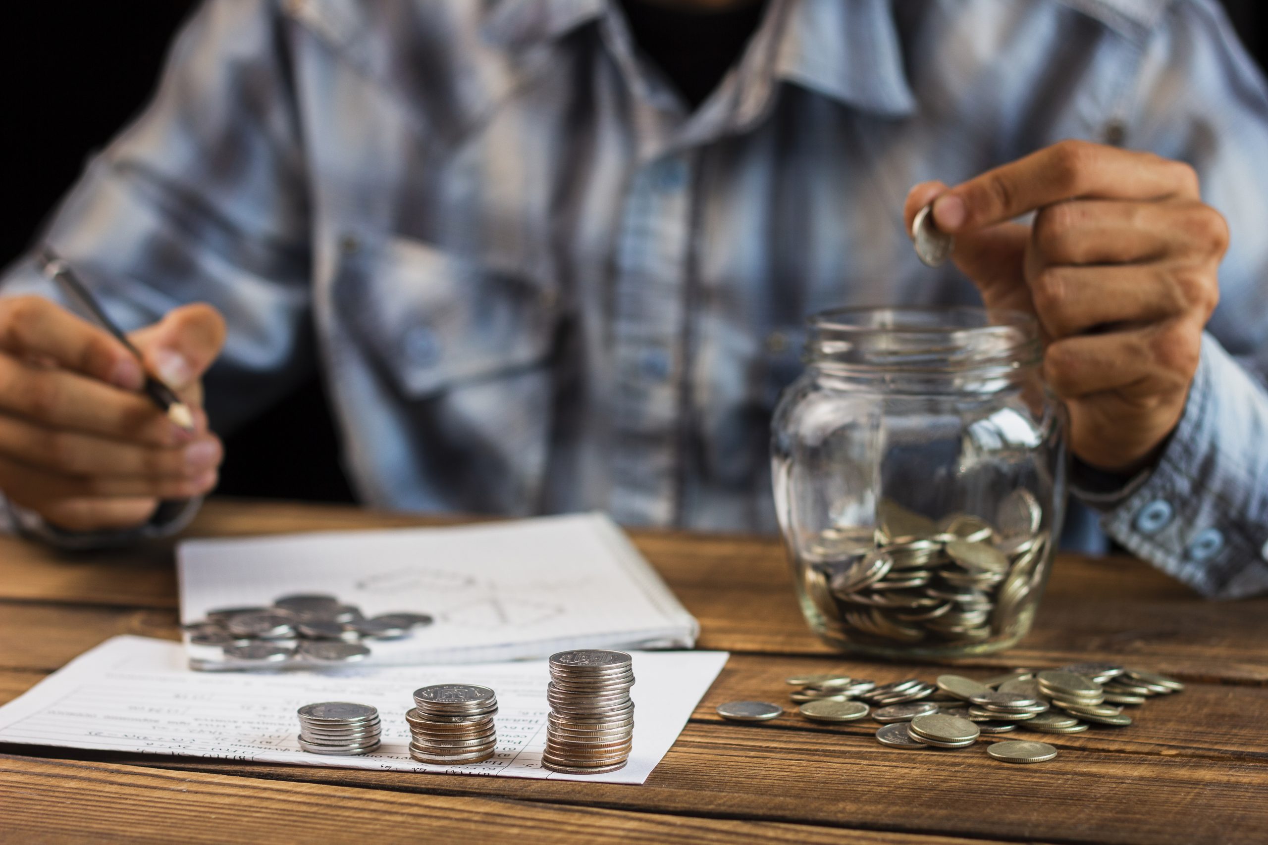 Investor comparing Treasury securities and savings options in 2026